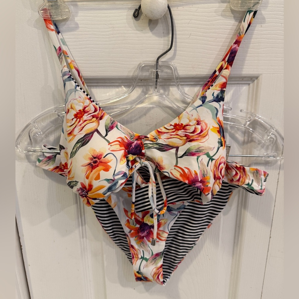 Cupshe 2 pc Bikini Reversible Swimsuit  Floral & Stripes